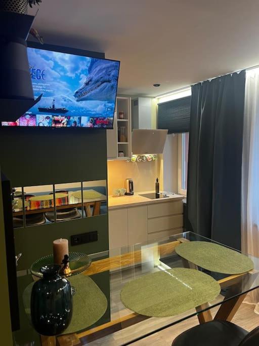 Cozy Charming Spot - Superb Location Butas